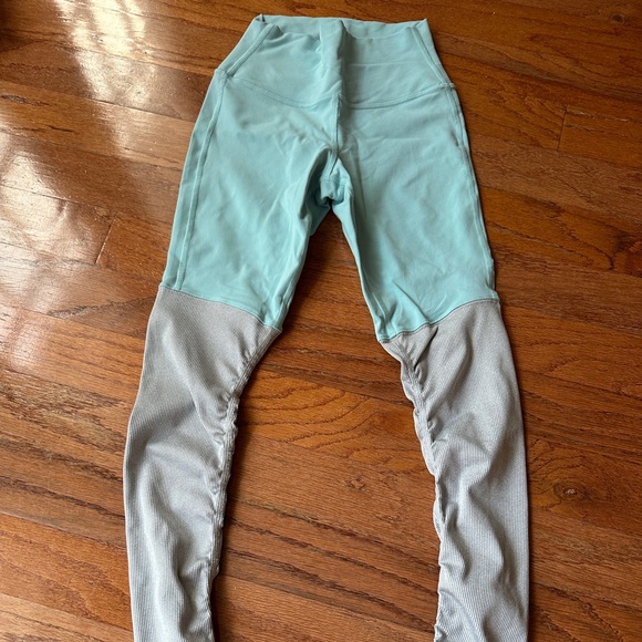 Alo Yoga - High Waist Goddess Legging